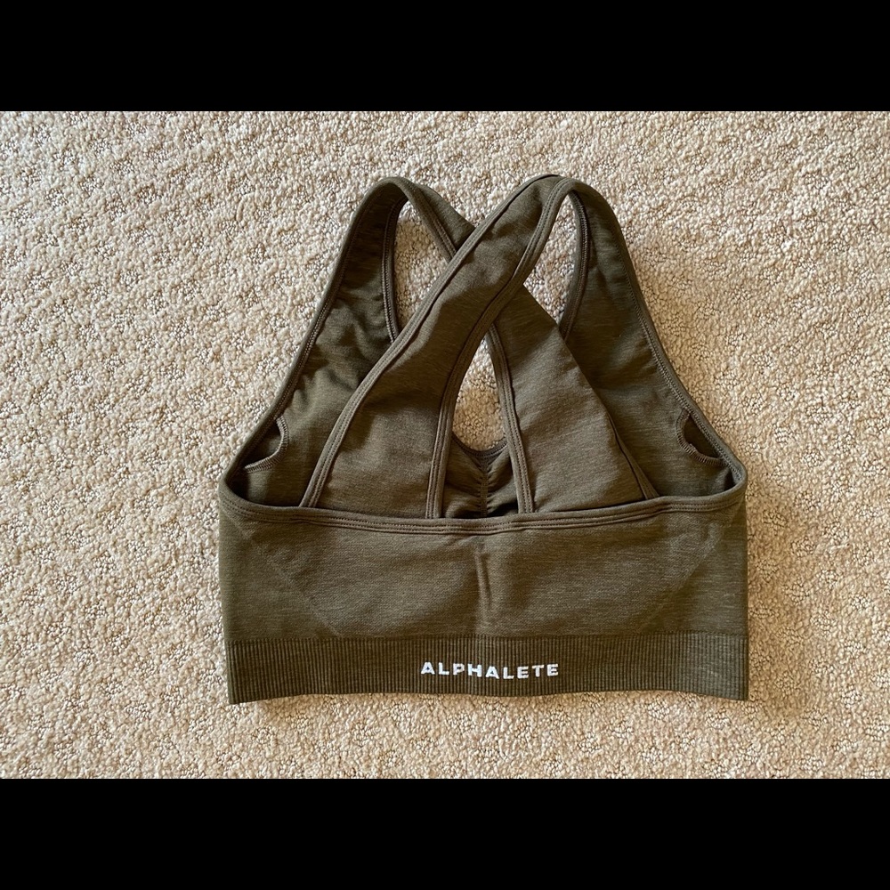 Alphalete Amplify Bra in Canteen